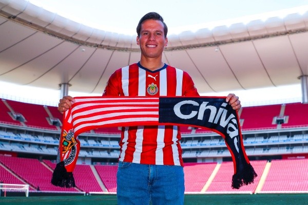 Oso González, contento de jugar en Chivas (Chivas)