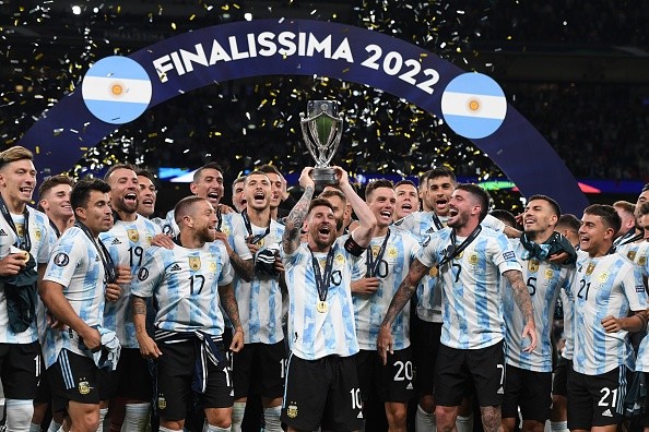 Argentina en festejo del título de Finalissima. Getty.