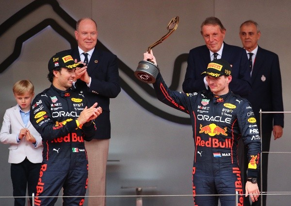 Checo Pérez, capaz de quitarle el título a Verstappen según Surer (Getty Images)