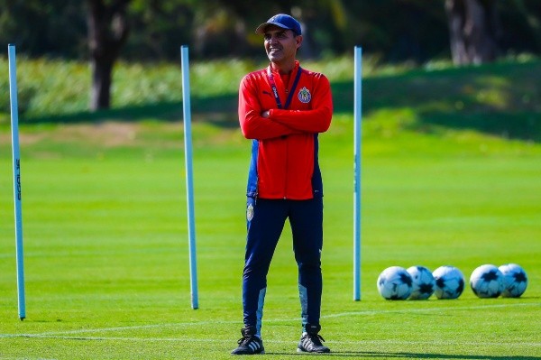 Ricardo Cadena, con nuevo sistema táctico (Chivas)