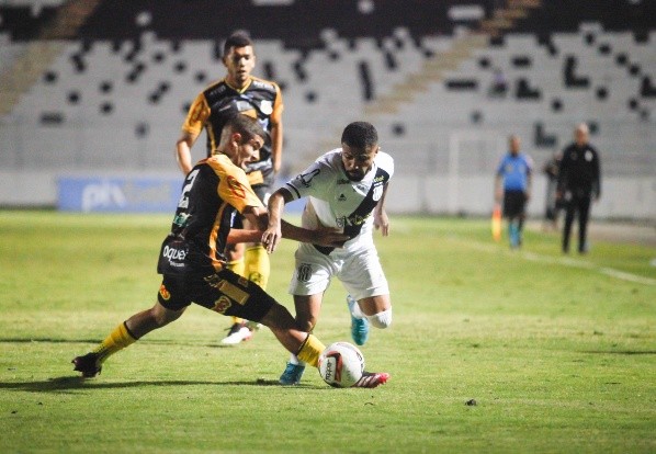 Ponte Preta Rescinde Contrato Com Atacante E Hélio Dos Anjos Tem Baixa ...