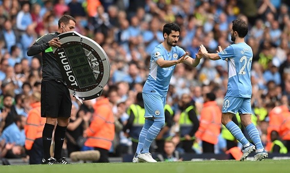 Gundogan y Bernardo Silva en City. Getty.