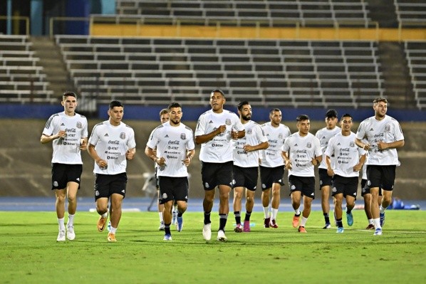 La Selección Mexicana se medirá ante Jamaica esta noche (@miseleccionmx)