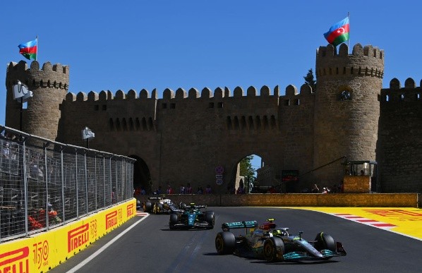 Dan Mullan/Getty Images/ Hamilton no GP do Azerbaijão.