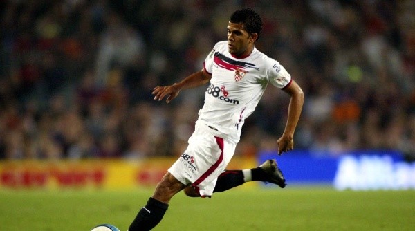 Alves debutó en Sevilla en 2003 y se fue cinco años después al Barça (Getty)
