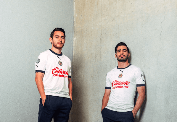 Nueva playera visitante de Chivas (Puma)