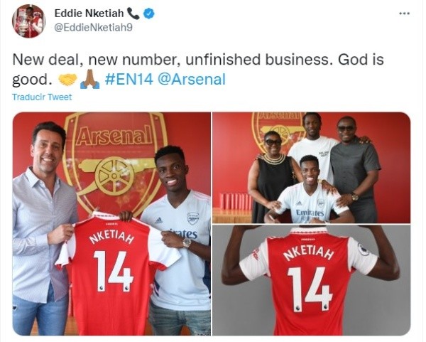 Eddie Nketiah en presentación con Arsenal. Twitter.