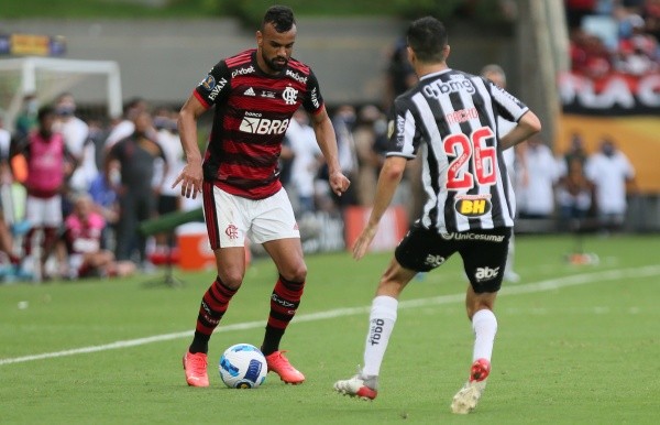 Gil Gomes/AGIF/ Flamengo e Atlético-MG em campo pelo Brasileirão.