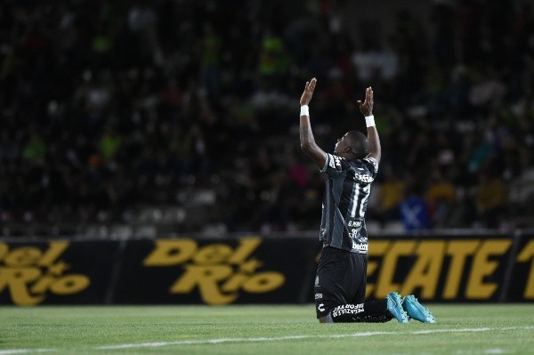 Geisson Perea se va del Pachuca (Imago 7)