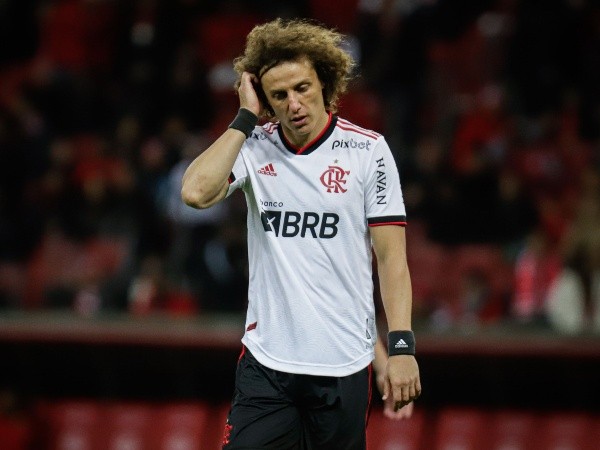 David Luiz vive mal momento no Flamengo (Foto: Maxi Franzoi/AGIF)