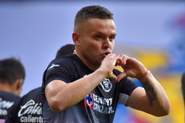 Zapopan, Jalisco, 25 de octubre de 2020. , durante el juego a puerta cerrada de la jornada 15 del Torneo Guard1anes 2020 de la Liga BBVA MX, entre Chivas Rayadas del Guadalajara y la Máquina Celeste de la Cruz Azul, celebrado en el estadio Akron. Foto: Imago7/Sandra Bautista