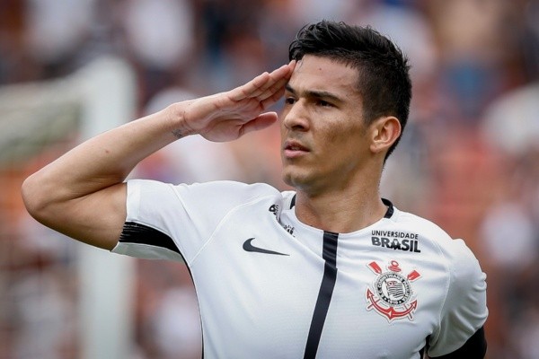Balbuena também está na mira do Corinthians (Foto: Marcello Zambrana/AGIF)