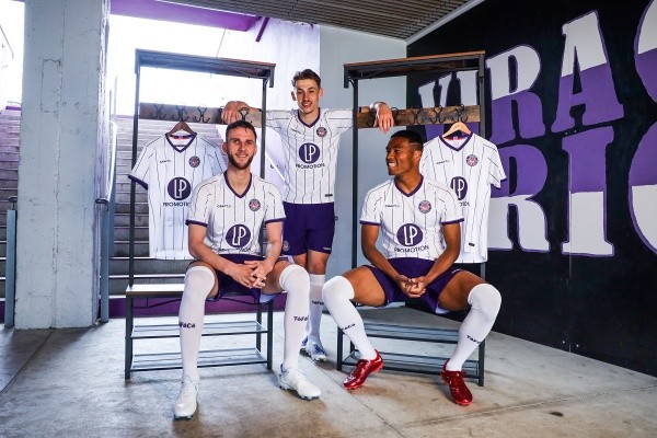 Nueva camiseta titular de Toulouse