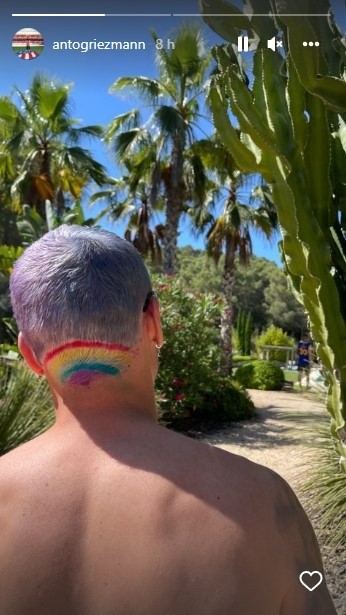 Historia de Griezmann con la bandera LGBTI. Instagram.