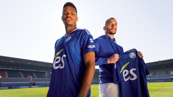 Nueva camiseta titular de Racing de Estrasburgo