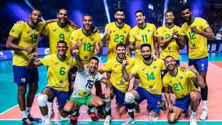 FIVB/Divulgação - Seleção Brasileira de Vôlei após jogo contra o Irã