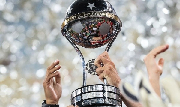 Trofeo de la Copa Sudamericana. Getty.