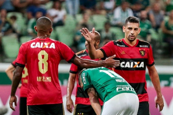 Agif/Ale Cabral - Diego Souza enfrentou o Palmeiras jogando pelo Sport