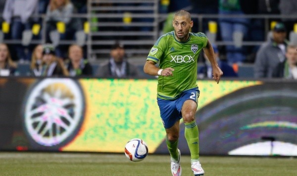 Clint Dempsey #2 of the Seattle Sounders FC dribbles against the New England Revolution at CenturyLink Field on March 8, 2015 in Seattle, Washington. (Photo by Otto Greule Jr/Getty Images)