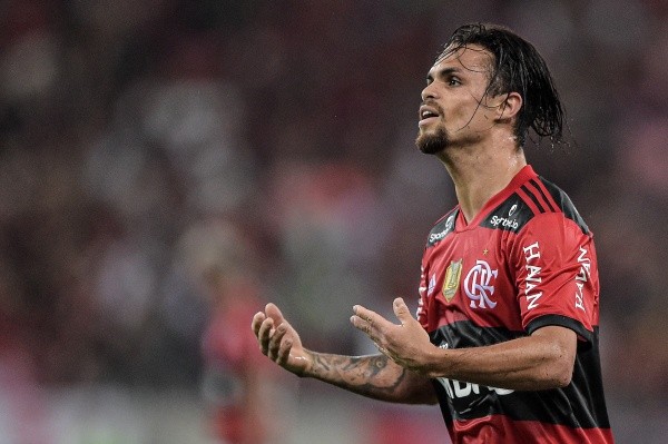 Foto: Thiago Ribeiro/AGIF - Mauro sugere troca para Flamengo repatriar Michael