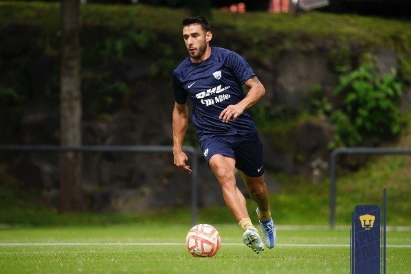 Eduardo Salvio se entrenó pensando en León. @PumasMX