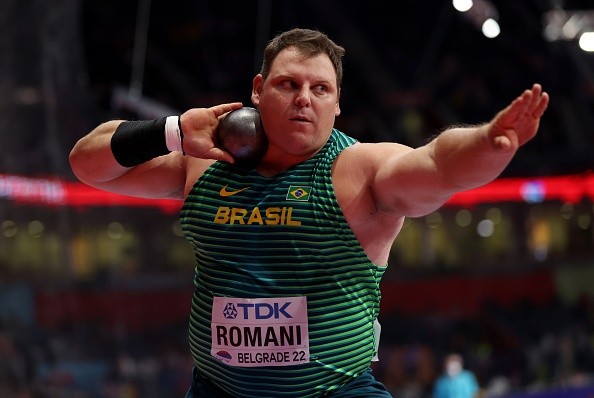 Darlan é o atual campeão mundial indoor do arremesso de peso. 
    Créditos: Getty Images