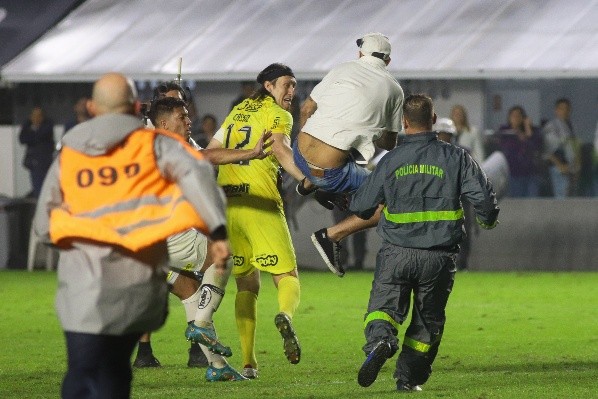 Foto: Fernanda Luz/AGIF - Um torcedor tentou agredir Cássio depois do fim do jogo