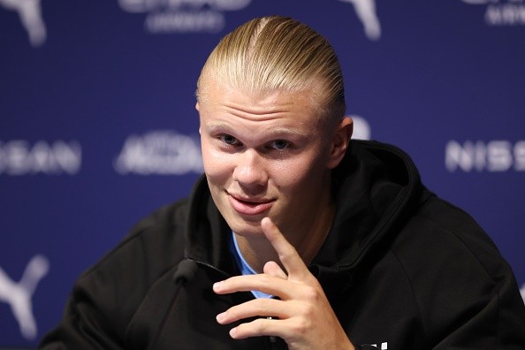 Haaland en presentación con City. Getty.