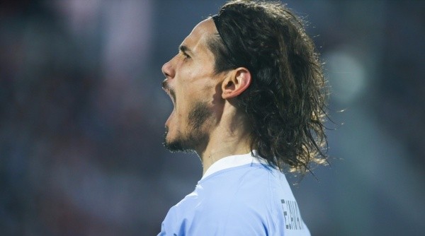 Cavani y su gran cabellera (Getty)