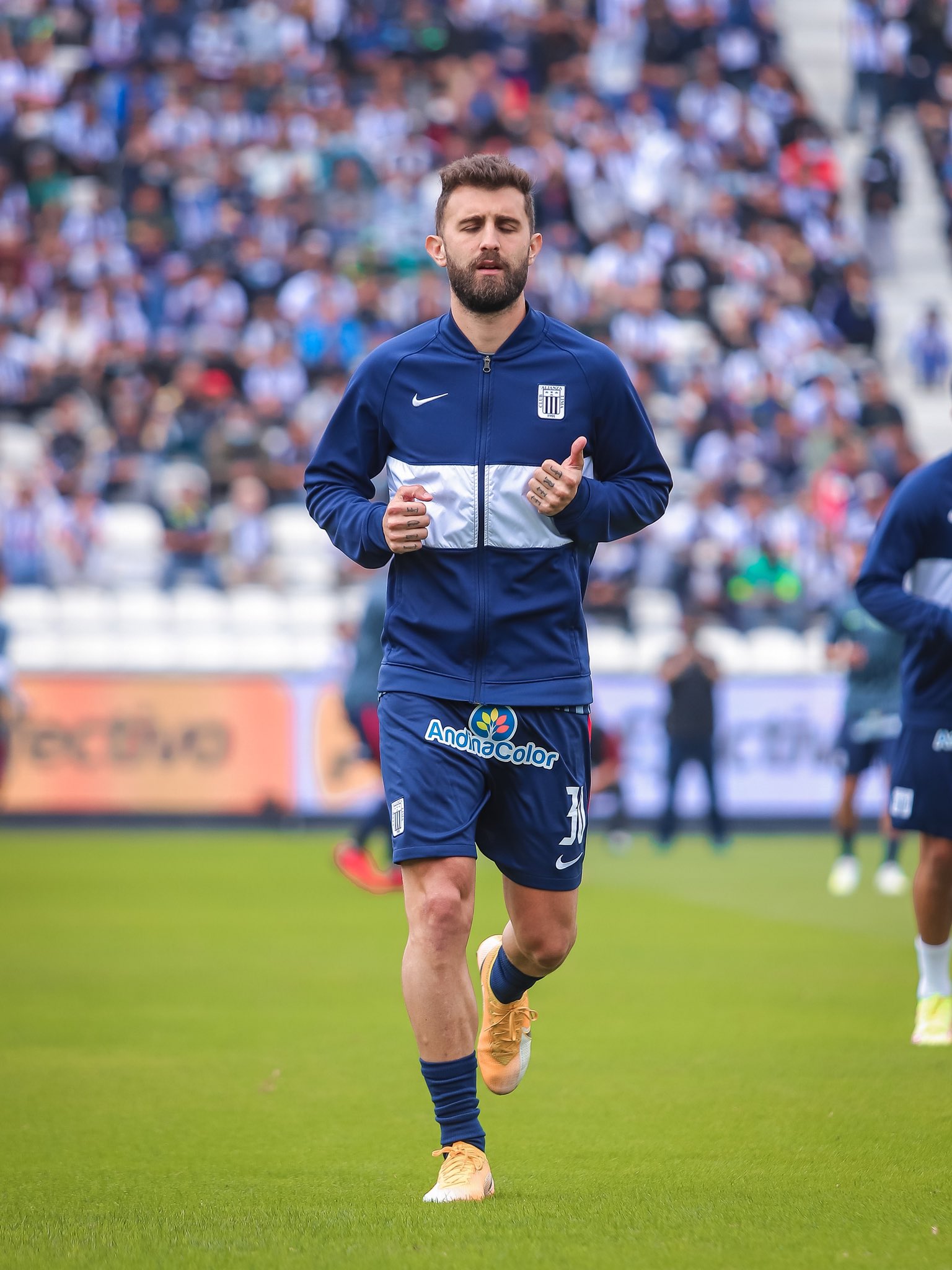 Alianza Lima oficializó el fichaje del argentino Gino Peruzzi