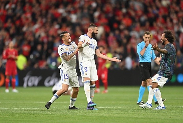 Compañeros de Benzema festejando el título de Champions. Getty.