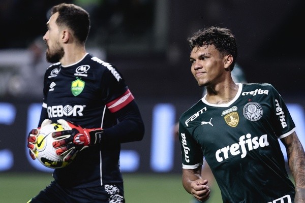 Foto: Ettore Chiereguini/AGIF - Veron marcou tento da vitória do Palmeiras contra o Cuiabá na última segunda pelo Brasileirão