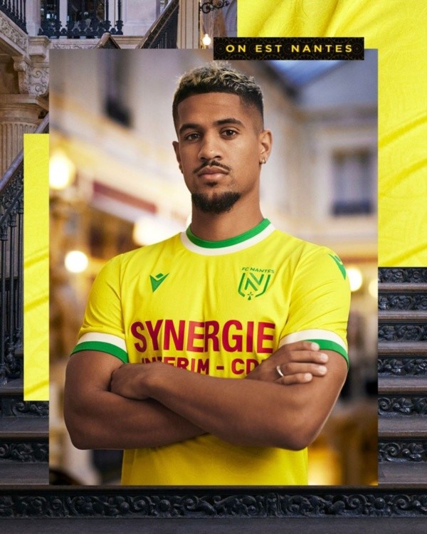 Primera camiseta del Nantes para la temporada 2022-23
