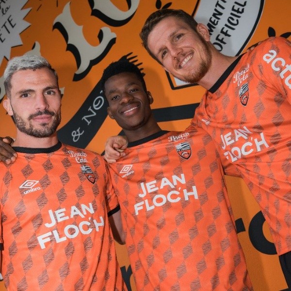 Primera camiseta de Lorient para la temporada 2022-23