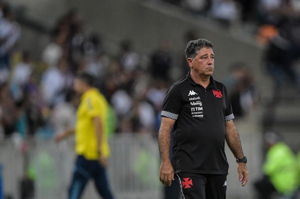 Agif/Thiago Ribeiro - Fotos com link e legenda 2: Emílio Faro será o técnico interino do Vasco