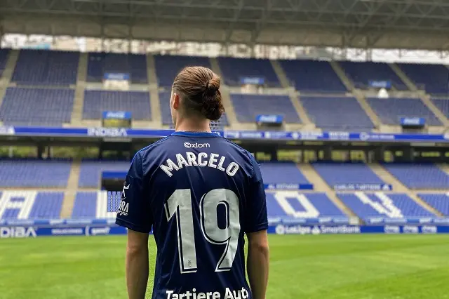 Flores fue presentado en su nuevo club. Twitter Real Oviedo.