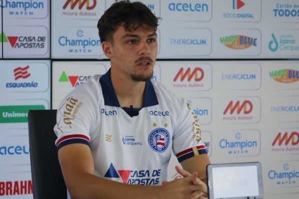 Gabriel Noga se despede do Atlético-GO e viaja para acertar com o Bahia, futebol