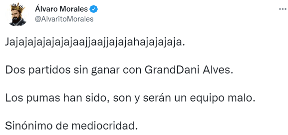 Álvaro Morales contra todo Pumas. (@AlvaritoMorales)