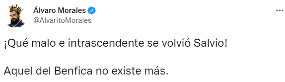 Álvaro Morales contra todo Pumas. (@AlvaritoMorales)