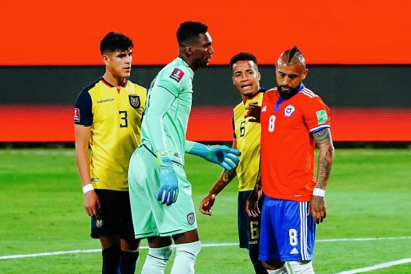 Castillo jugando contra Chile - Guille Salazar/RedGol