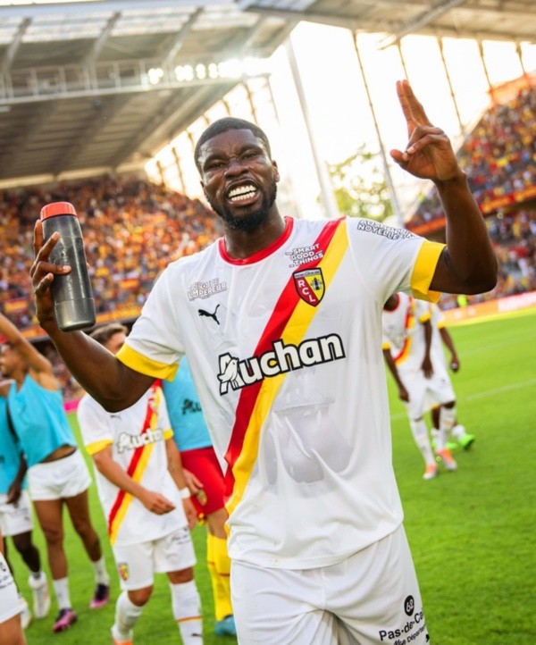 Tercera camiseta de RC Lens para la temporada 2022-23