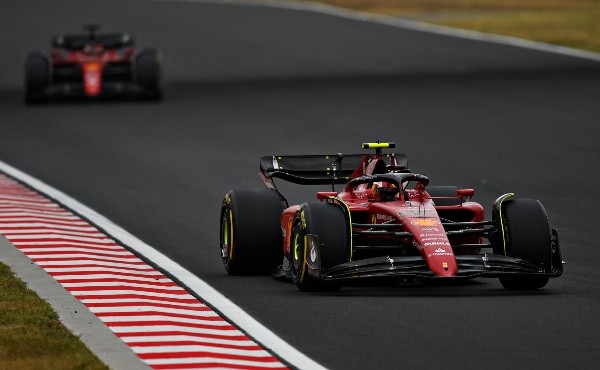 Charles Leclerc y Carlos Sainz en la pista (Getty Images)