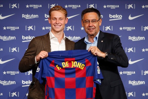 Frenkie De Jong y Josep Maria Bartomeu: Getty 