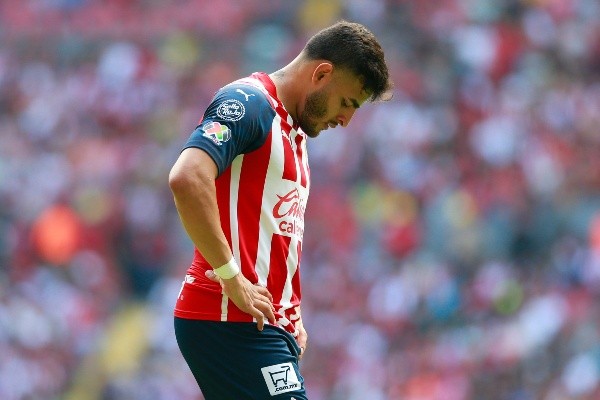 GUADALAJARA, MEXICO - MAYO 15: Ernesto Alexis Vega del Chivas en lamento durante el juego de vuelta de los cuartos de Final del Torneo Clausura 2022 Liga BBVA MX en el Estadio Jalisco el 15 de mayo 2022 en Guadalajara, Mexico. (Foto: Alfredo Moya/JAM MEDIA)