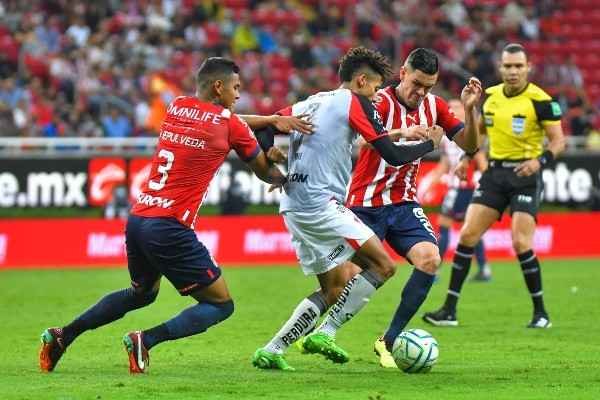 Chivas solo tiene a Querétaro por debajo en la tabla (Imago 7)
