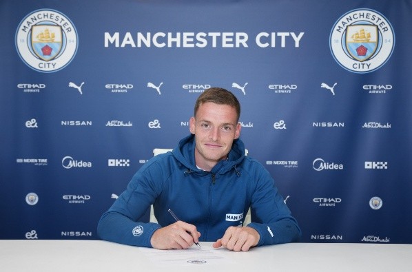 Sergio Gómez, nuevo futbolista de Manchester City (Foto: Twitter Manchester City)