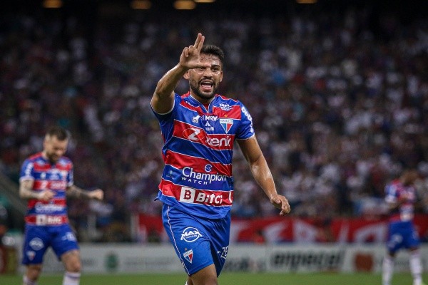 Foto: Lucas Emanuel/AGIF - Ronald tem contrato no Fortaleza até dezembro de 2024