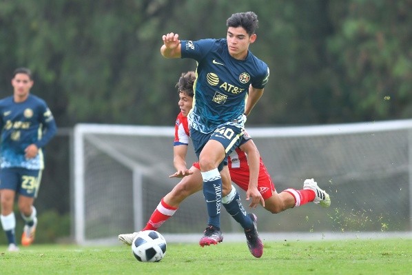 Dagoberto Espinoza jugando en la Sub-18 del América en 2021 (Imago 7)