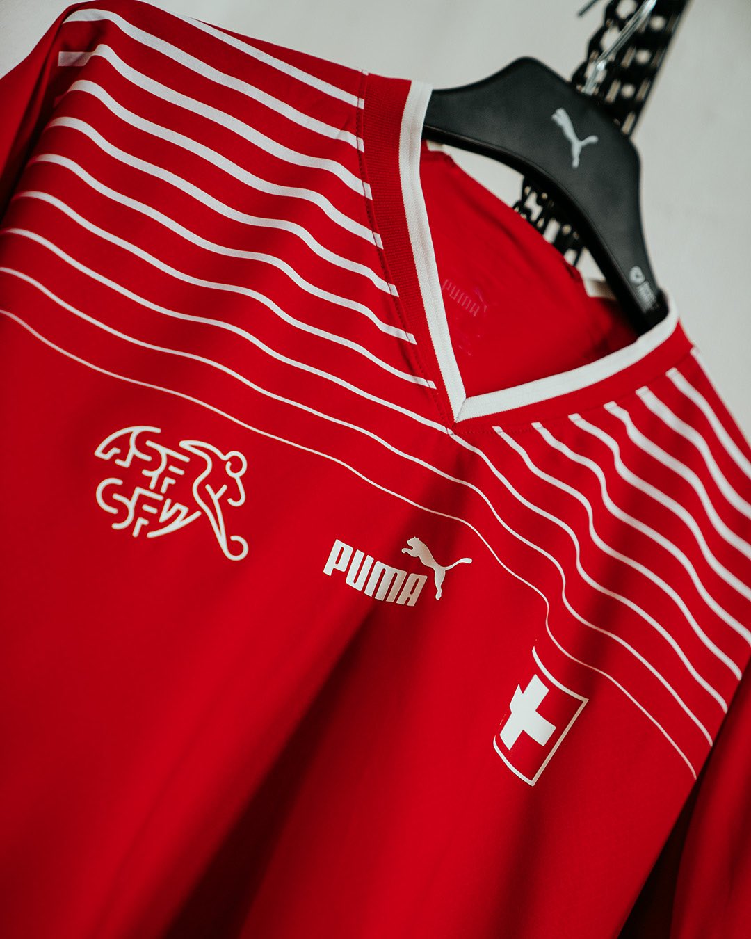 Camiseta titular de Suiza para Qatar 2022 (Fuente: Puma Football)