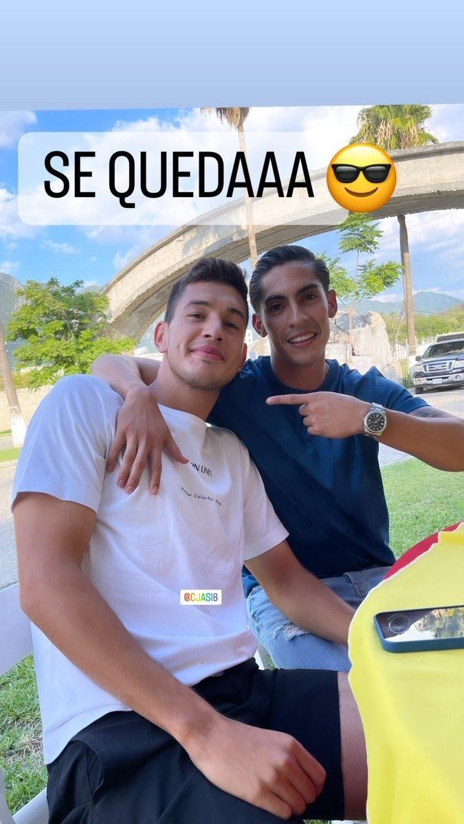 El posteo de Érick Aguirre con César Montes. (Instagram @Erickaguirre_13)